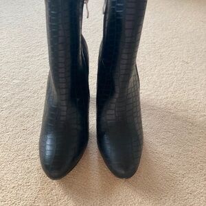 Ply Cashmere Black Croc-Embossed Heeled Boots